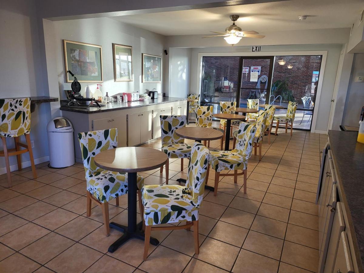 Blue Ribbon Inn And Suites Sallisaw Exterior foto